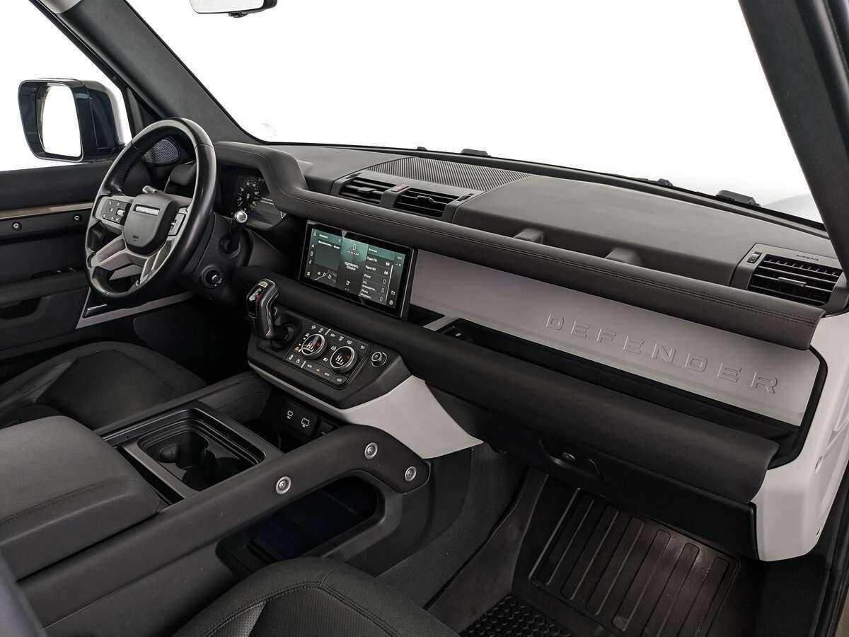 Land Rover Defender 2020 года с пробегом. Фото: #8