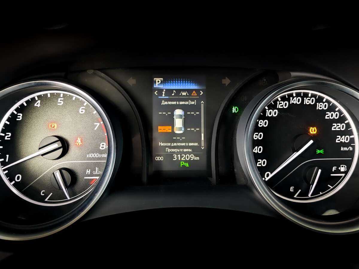 Toyota Camry 2019 года с пробегом. Фото: #10