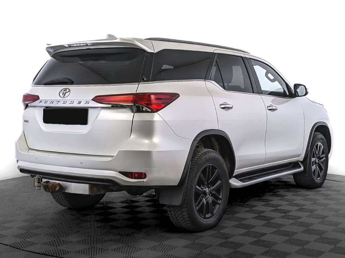 Toyota Fortuner 2019 года с пробегом. Фото: #4