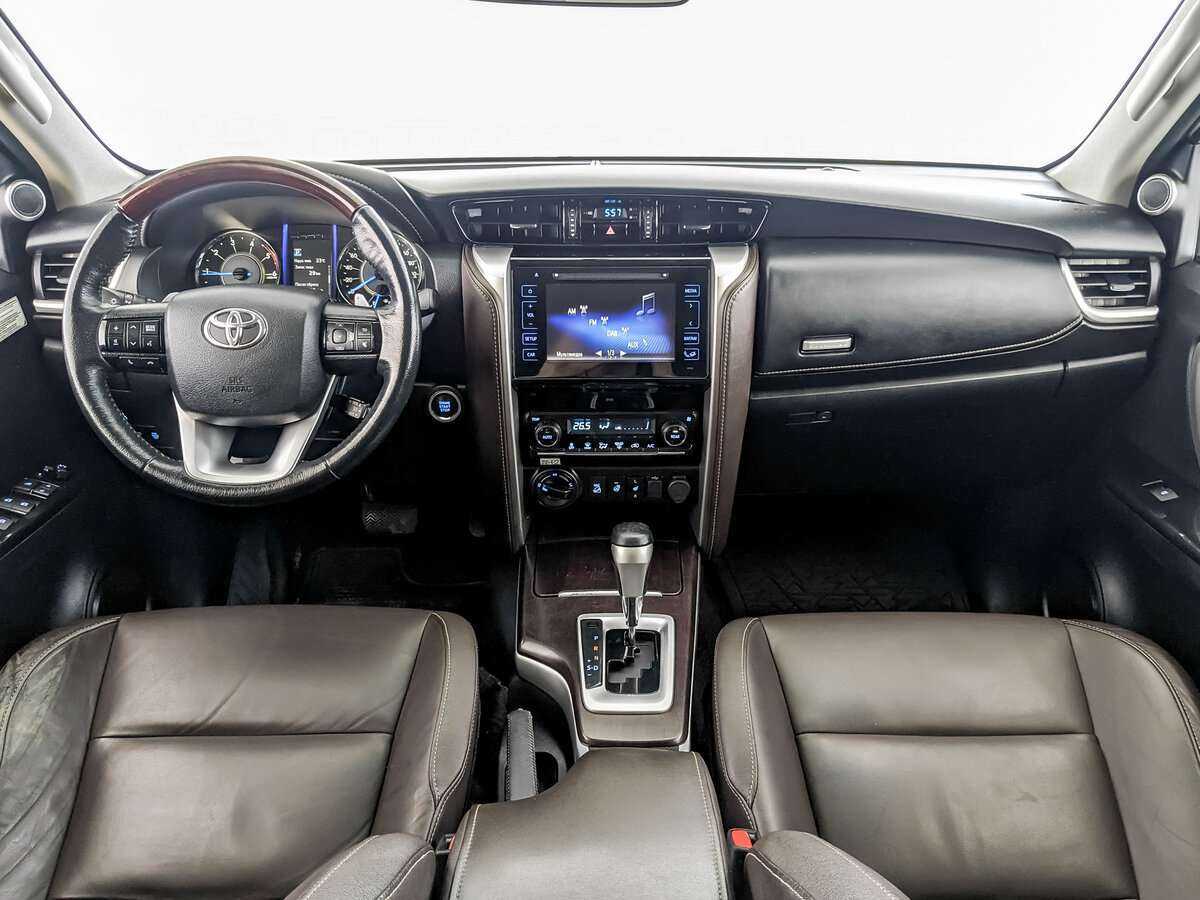 Toyota Fortuner 2019 года с пробегом. Фото: #11