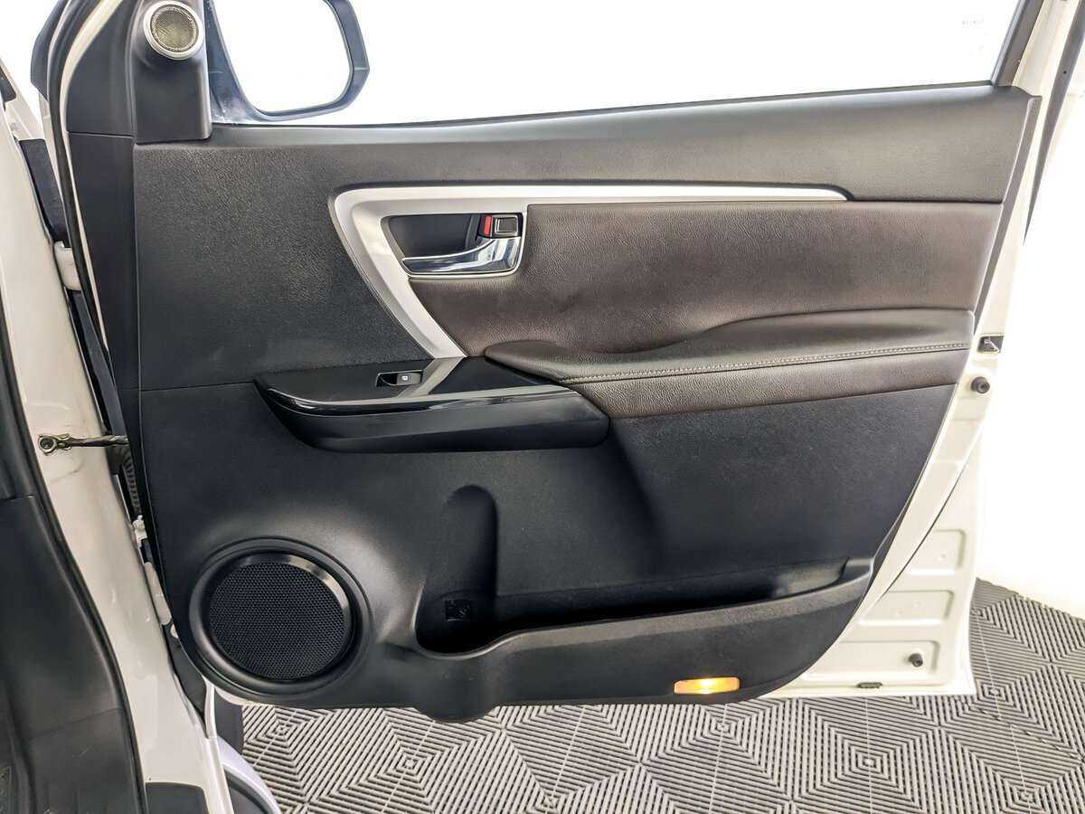 Toyota Fortuner 2019 года с пробегом. Фото: #20