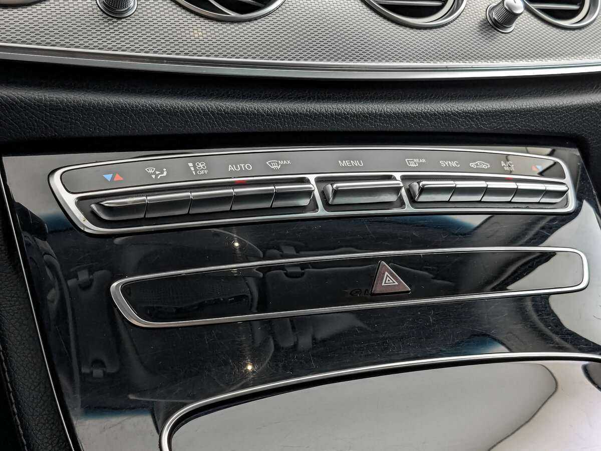 Mercedes-Benz E-Класс 2018 года с пробегом. Фото: #20