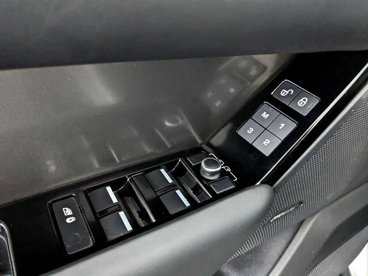 Land Rover Range Rover Velar 2019 года с пробегом. Фото: #21