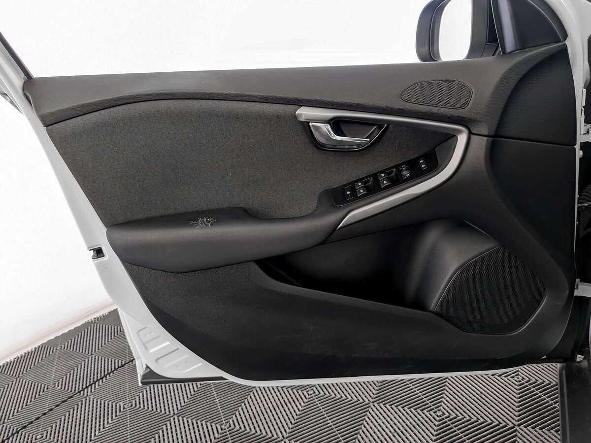 Volvo V40 Cross Country 2014 года с пробегом. Фото: #14