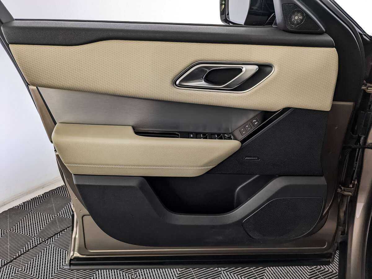 Land Rover Range Rover Velar 2017 года с пробегом. Фото: #13