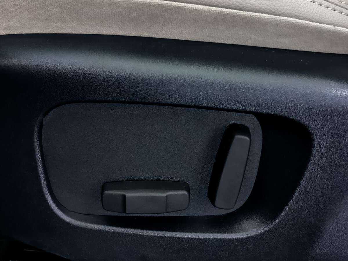 Land Rover Range Rover Velar 2017 года с пробегом. Фото: #15