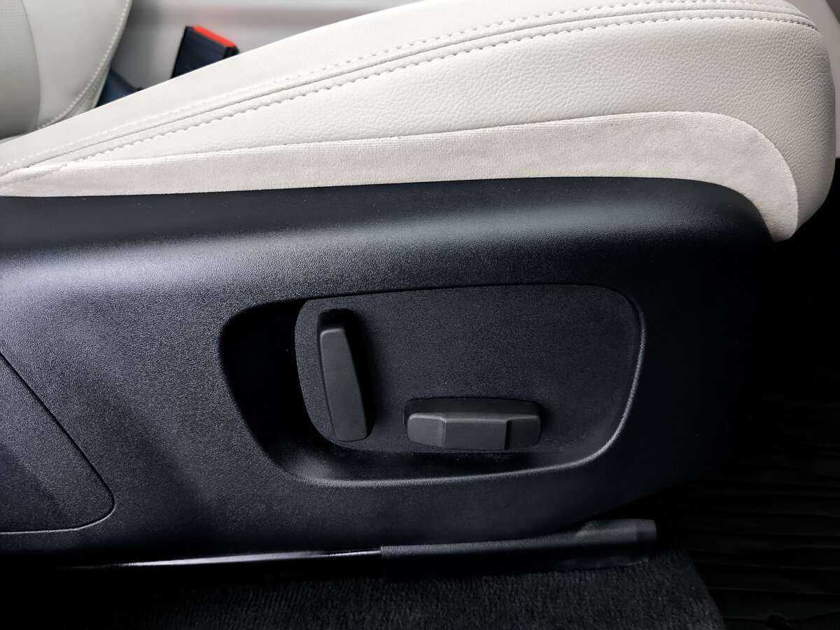 Land Rover Range Rover Velar 2017 года с пробегом. Фото: #20