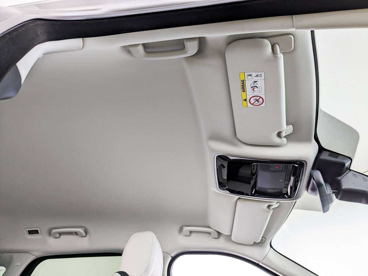 Land Rover Range Rover Velar 2019 года с пробегом. Фото: #18