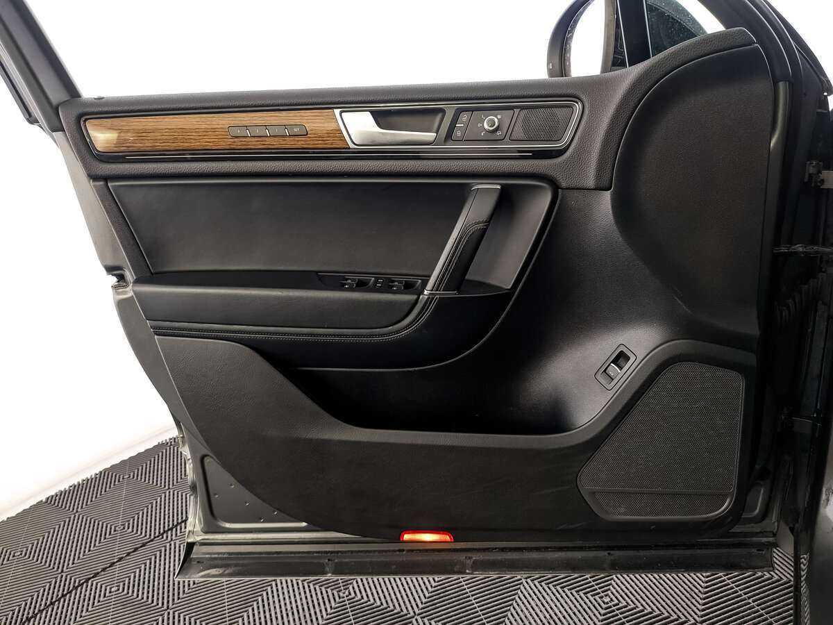 Volkswagen Touareg 2017 года с пробегом. Фото: #13