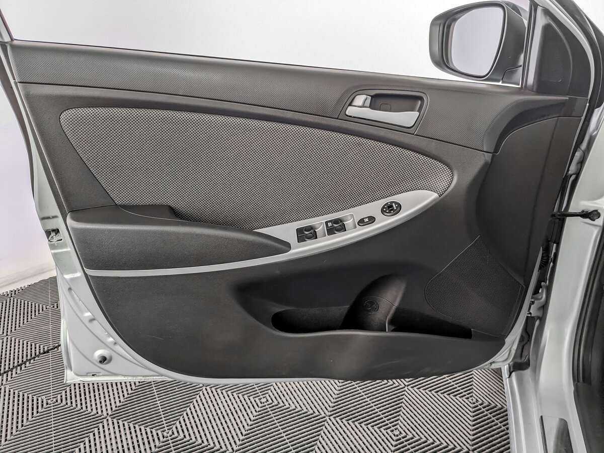 Hyundai Solaris 2011 года с пробегом. Фото: #11