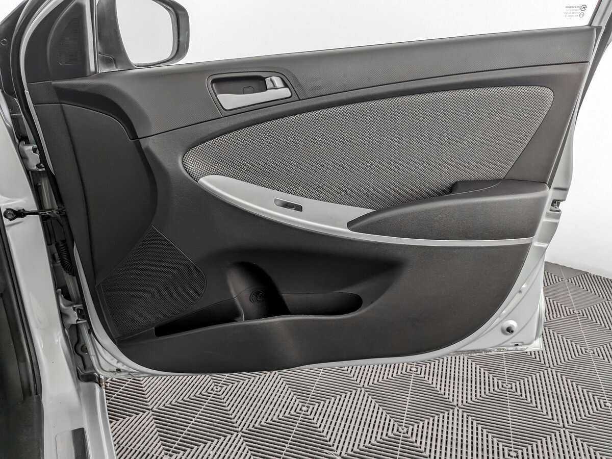 Hyundai Solaris 2011 года с пробегом. Фото: #16