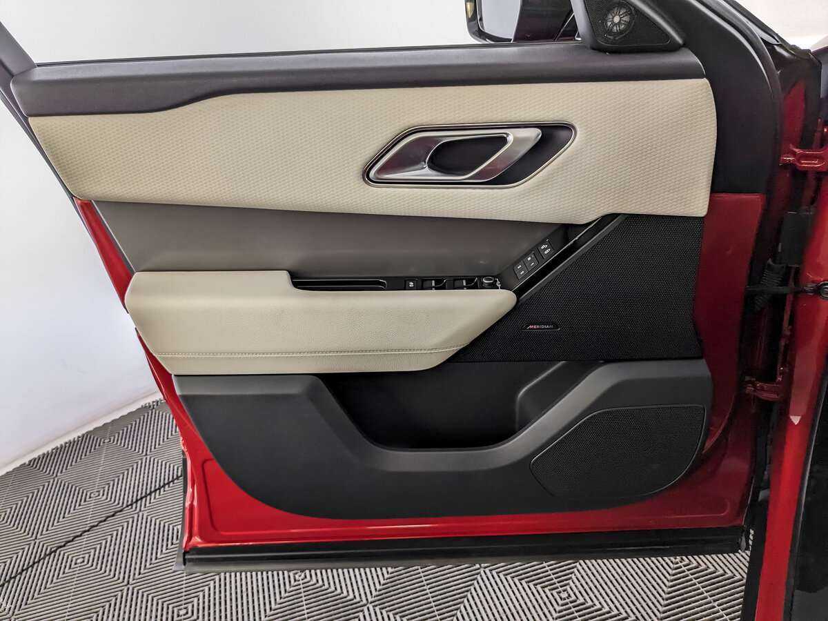 Land Rover Range Rover Velar 2020 года с пробегом. Фото: #14