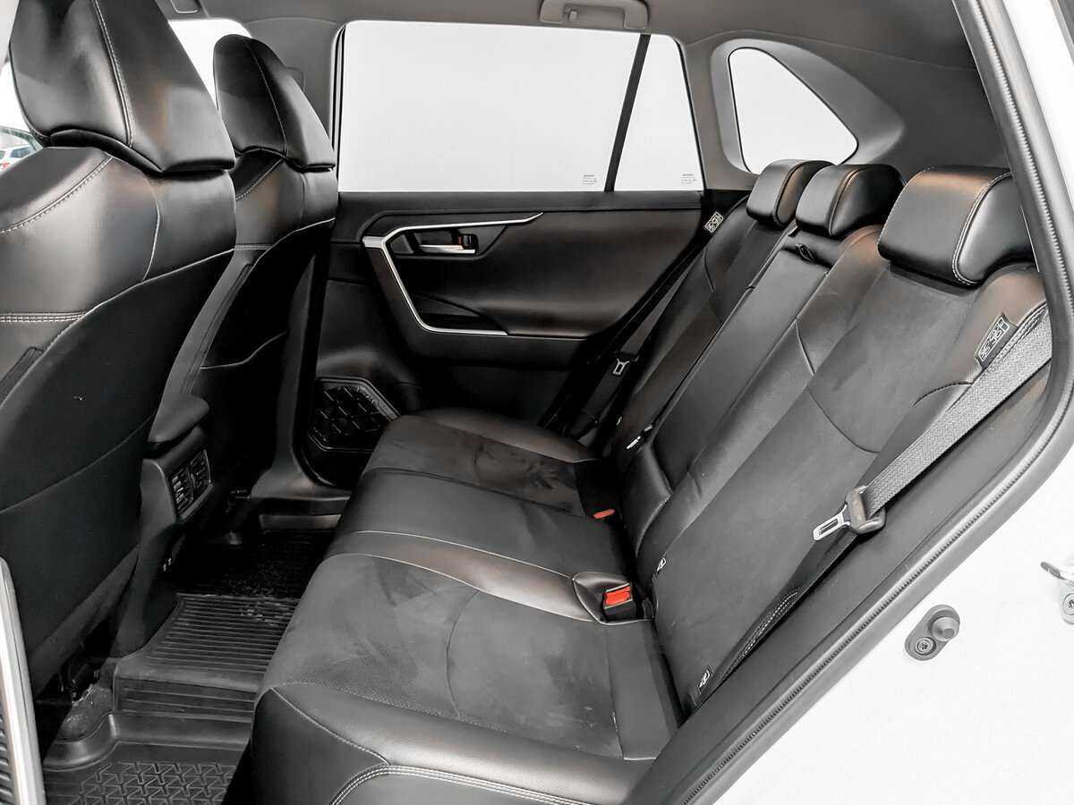 Toyota RAV4 2021 года с пробегом. Фото: #9