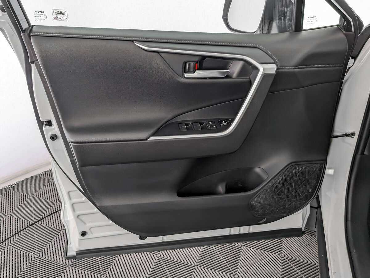 Toyota RAV4 2021 года с пробегом. Фото: #14