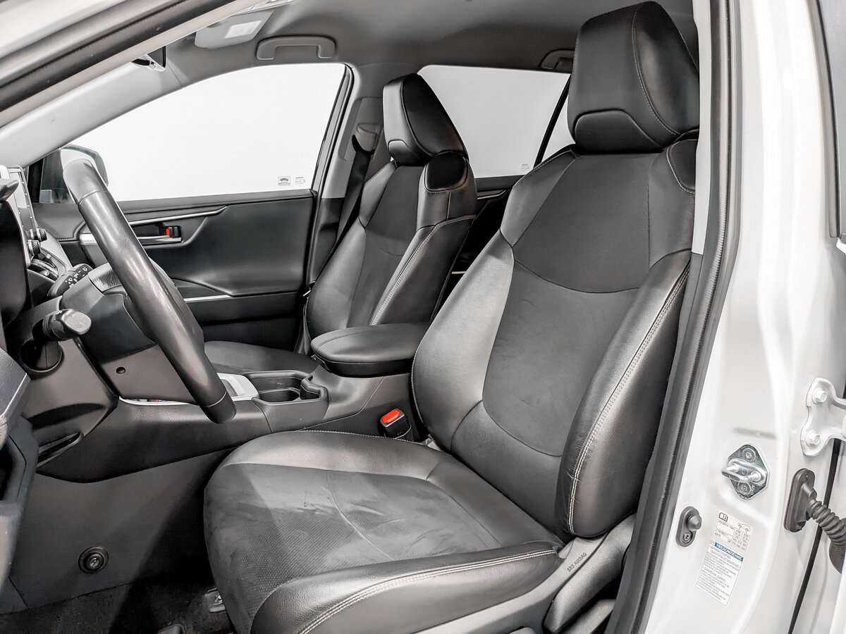 Toyota RAV4 2021 года с пробегом. Фото: #15