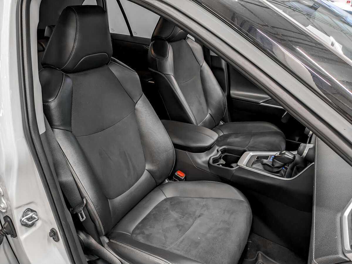 Toyota RAV4 2021 года с пробегом. Фото: #18