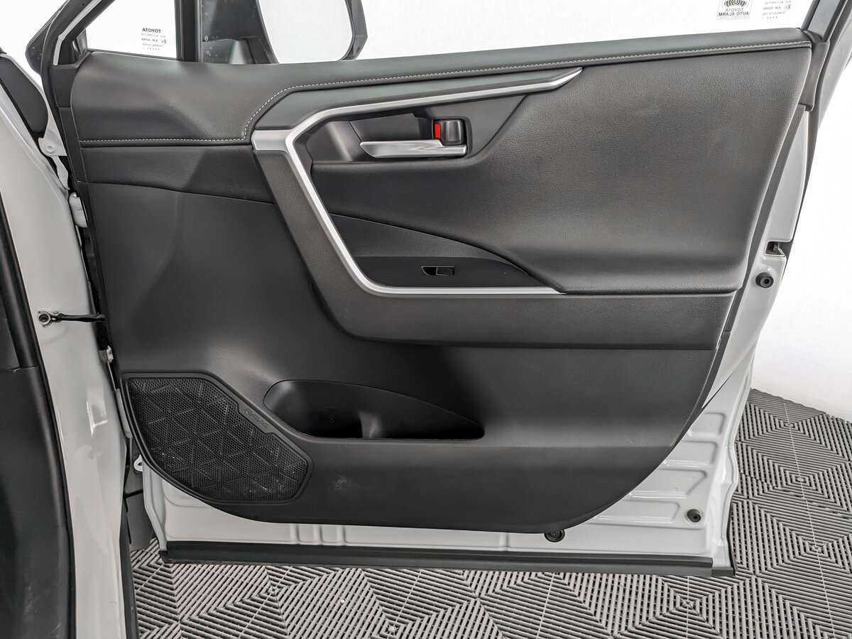 Toyota RAV4 2021 года с пробегом. Фото: #19