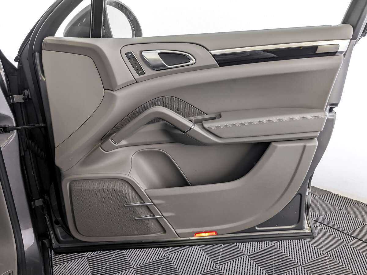 Porsche Cayenne 2012 года с пробегом. Фото: #19