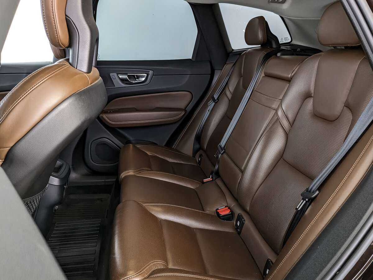 Volvo XC60 2018 года с пробегом. Фото: #12