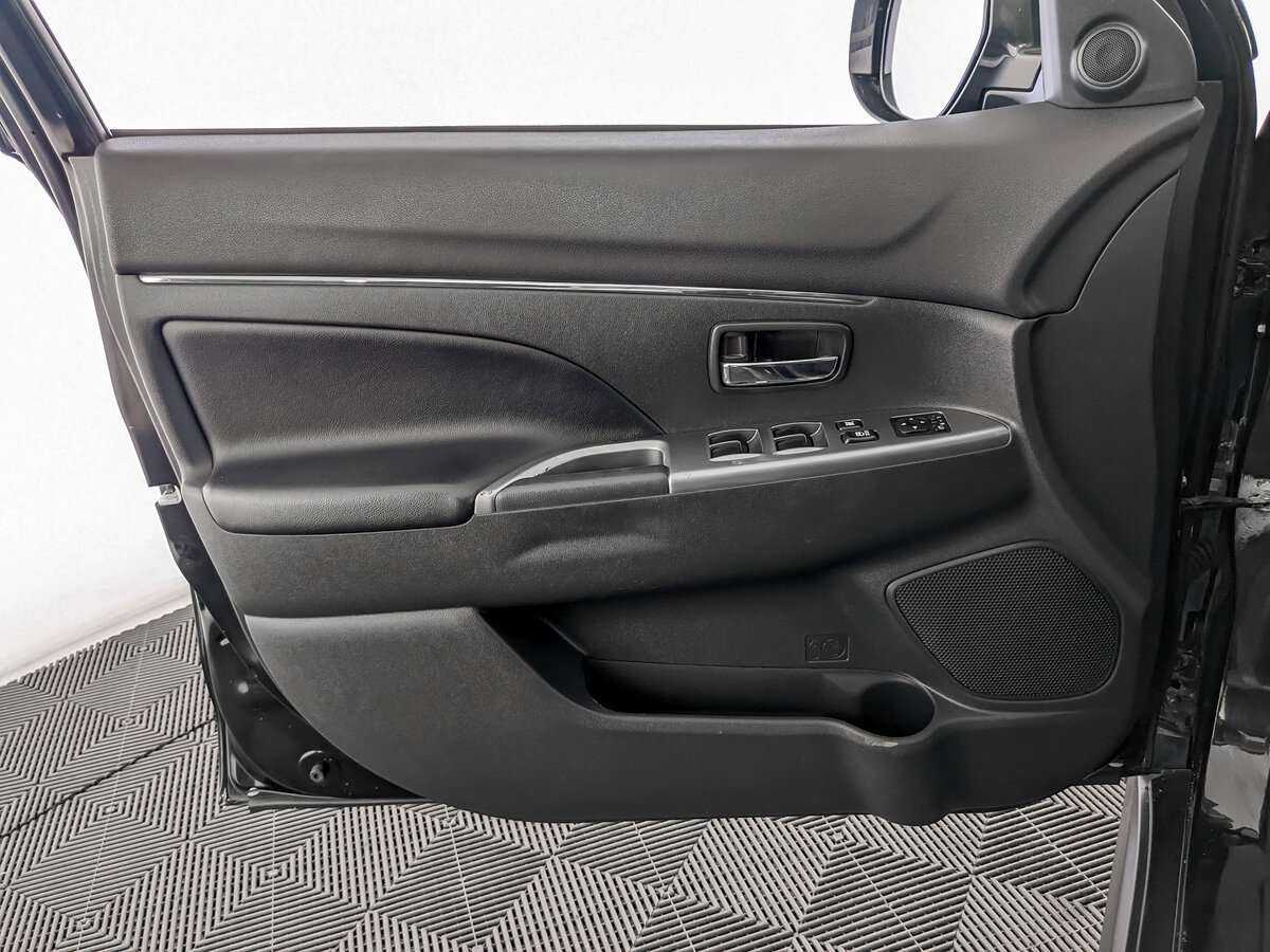 Б/У Митсубиши АС-Икс 2019 года. Фото: #14