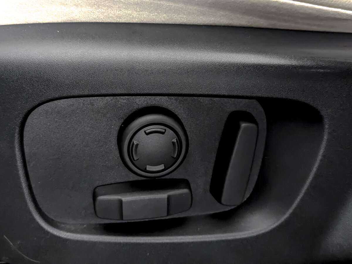 Land Rover Range Rover Velar 2020 года с пробегом. Фото: #15