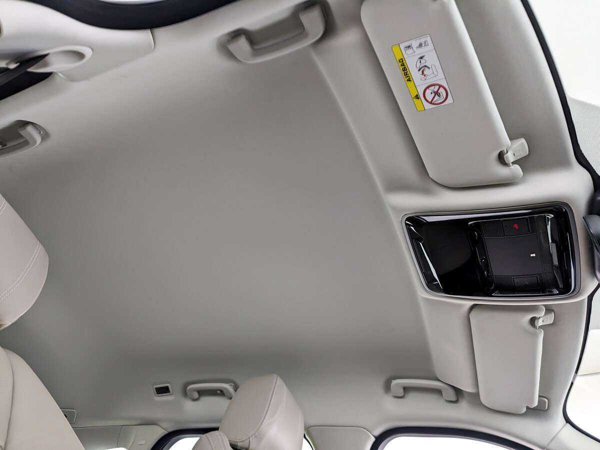 Land Rover Range Rover Velar 2020 года с пробегом. Фото: #18