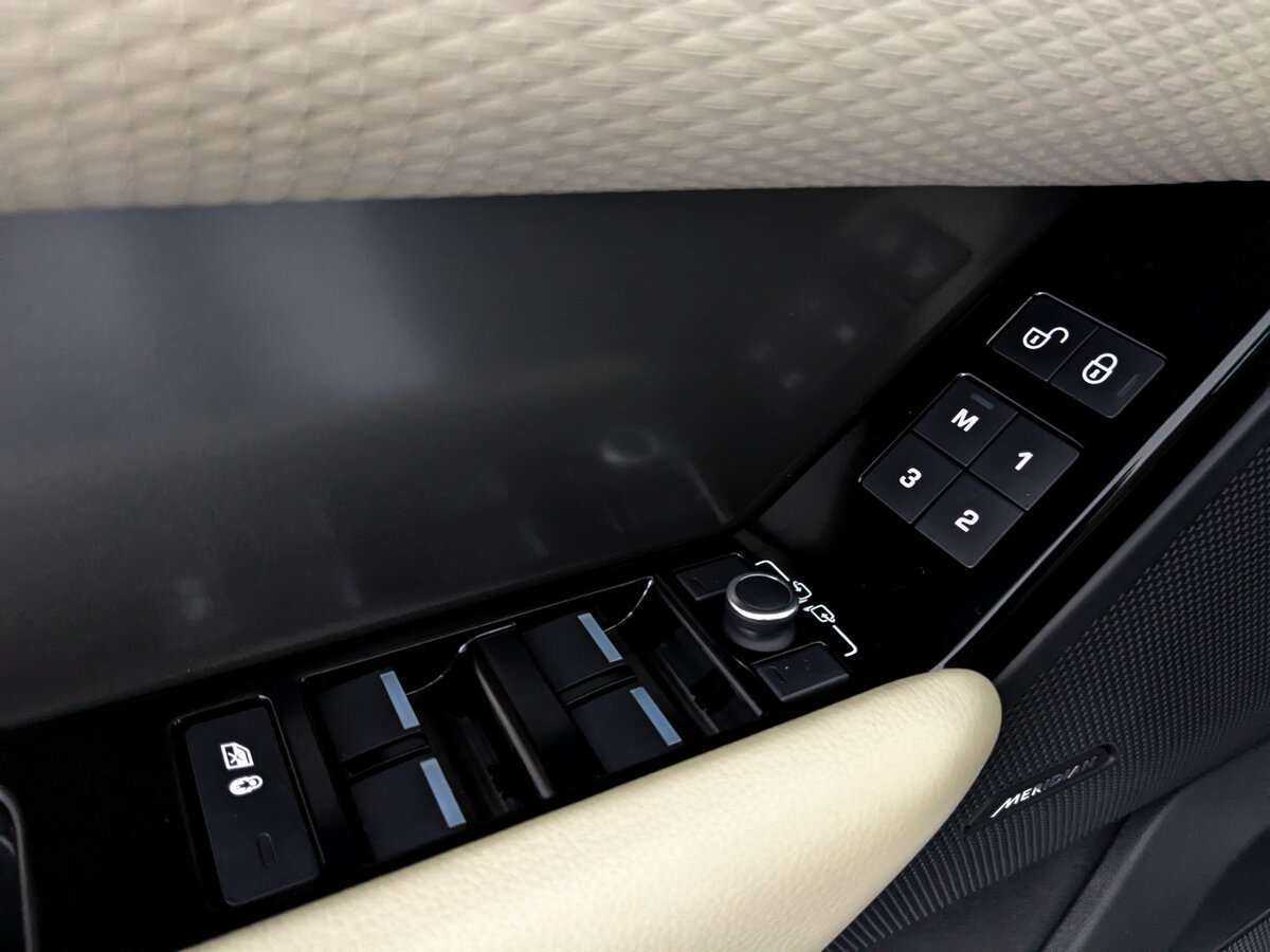 Land Rover Range Rover Velar 2020 года с пробегом. Фото: #21