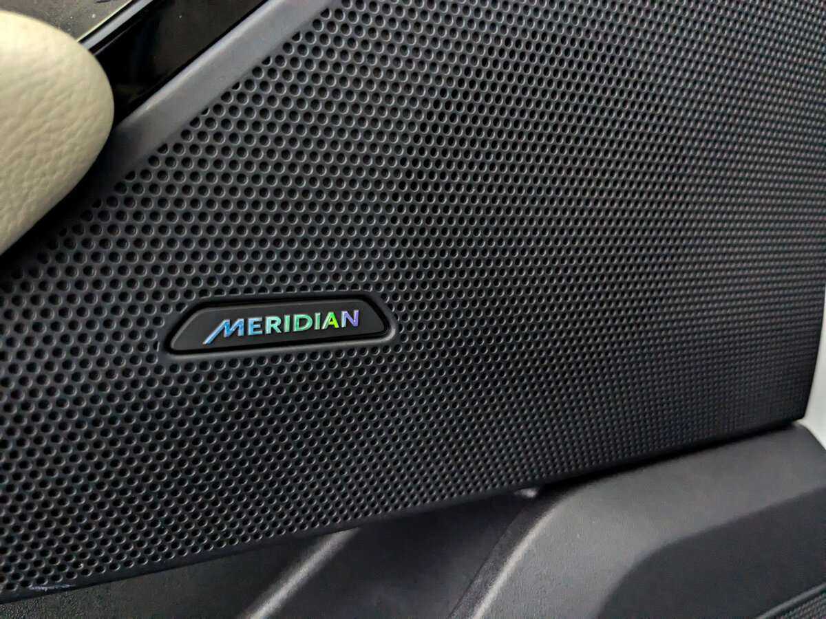 Land Rover Range Rover Velar 2020 года с пробегом. Фото: #22