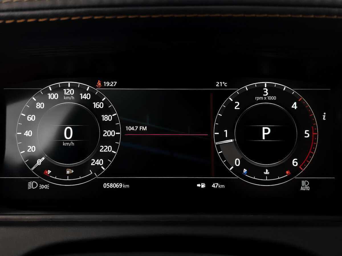 Land Rover Range Rover Velar 2020 года с пробегом. Фото: #12