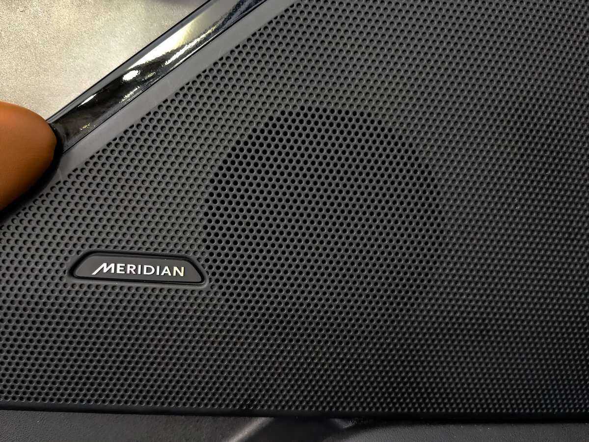 Land Rover Range Rover Velar 2020 года с пробегом. Фото: #22