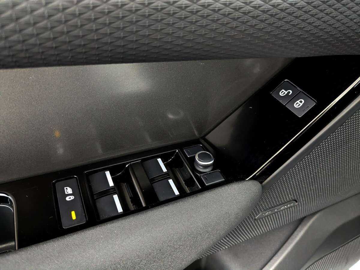 Land Rover Range Rover Velar 2020 года с пробегом. Фото: #20