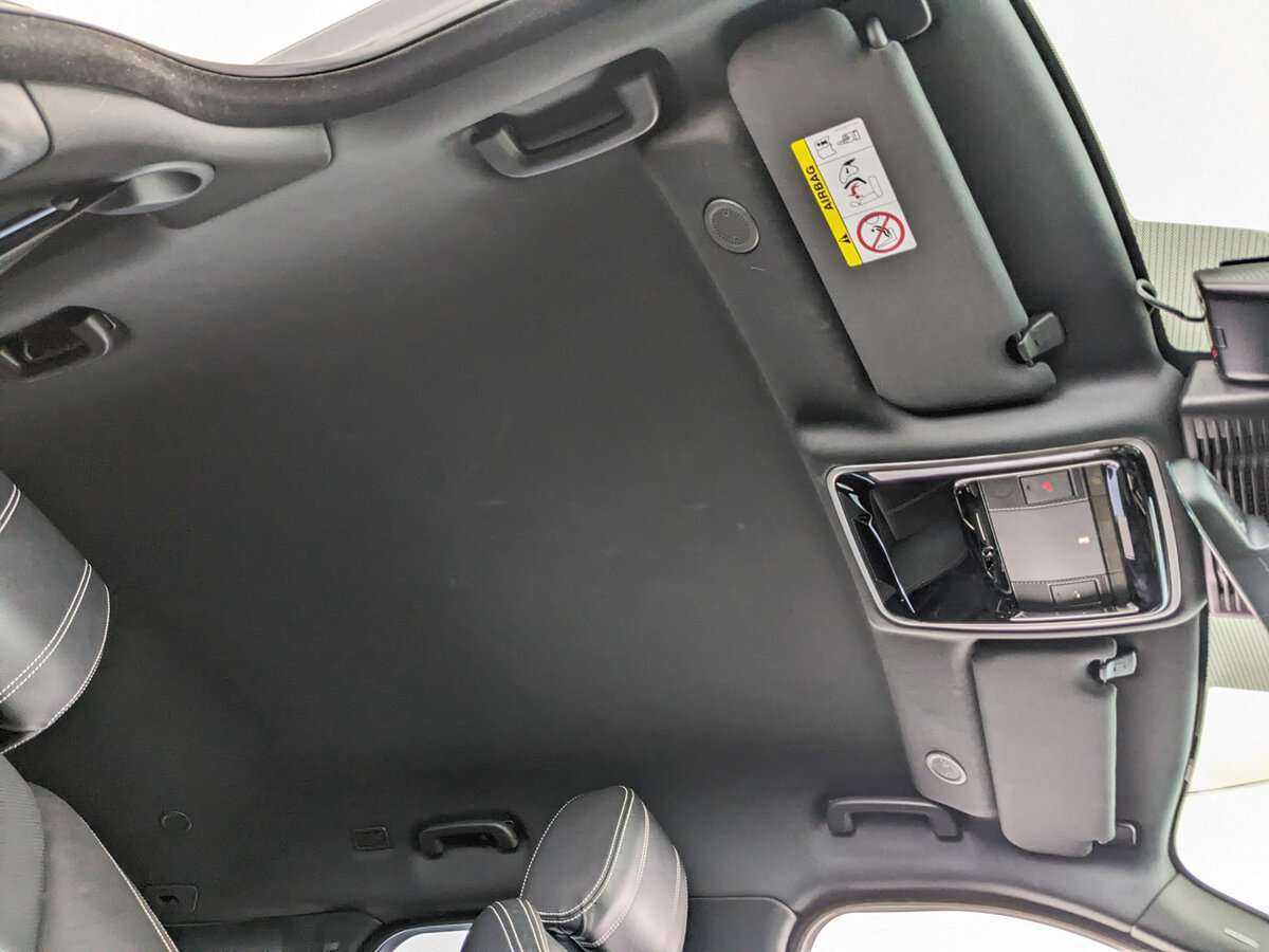 Land Rover Range Rover Velar 2021 года с пробегом. Фото: #18