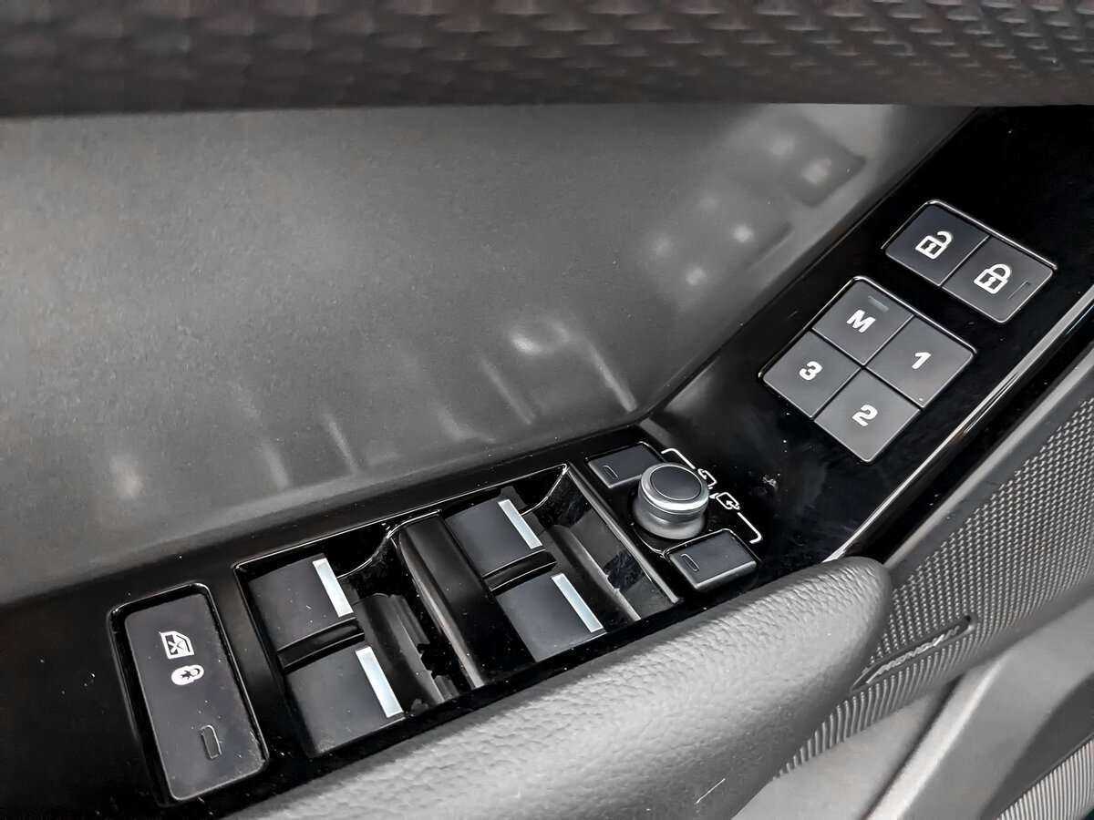 Land Rover Range Rover Velar 2021 года с пробегом. Фото: #21