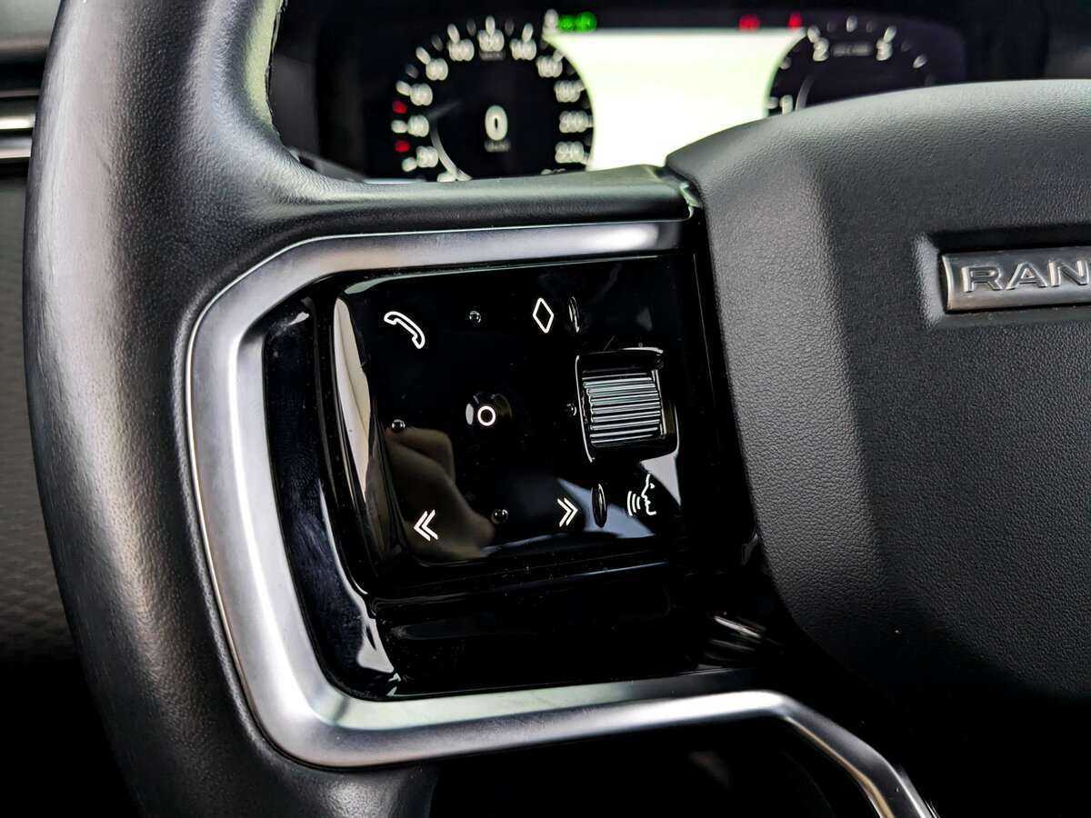 Land Rover Range Rover Velar 2021 года с пробегом. Фото: #24