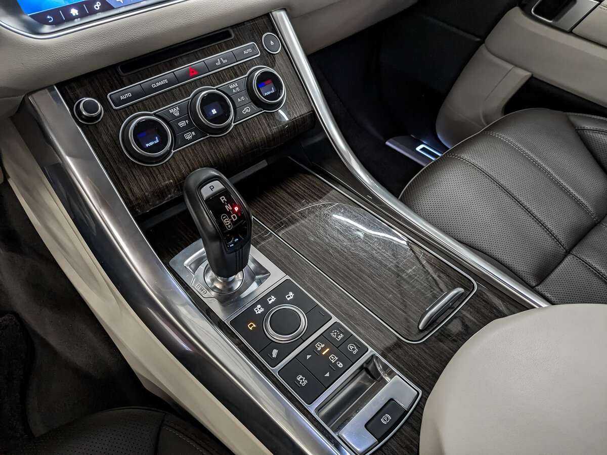 Land Rover Range Rover Sport 2017 года с пробегом. Фото: #16