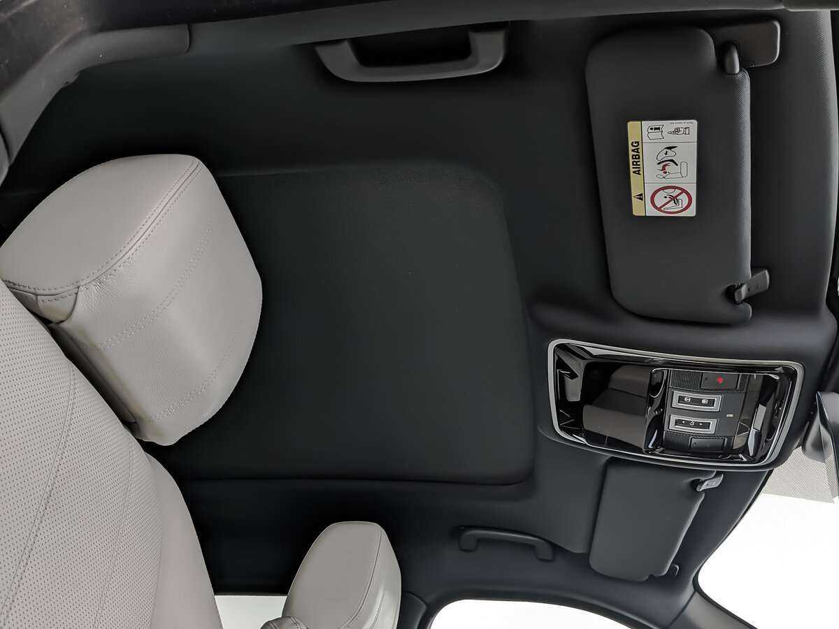 Land Rover Range Rover Velar 2018 года с пробегом. Фото: #16