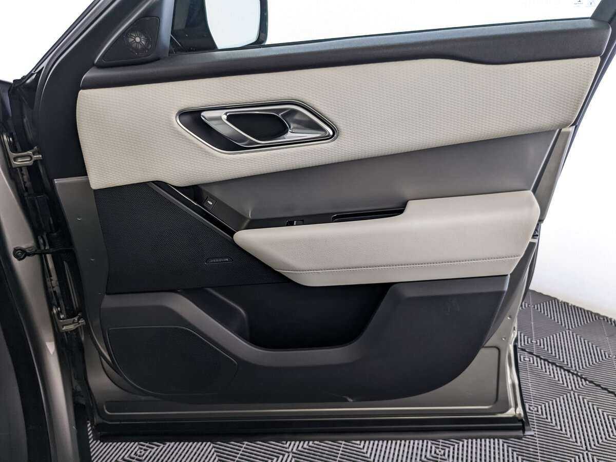 Land Rover Range Rover Velar 2018 года с пробегом. Фото: #18
