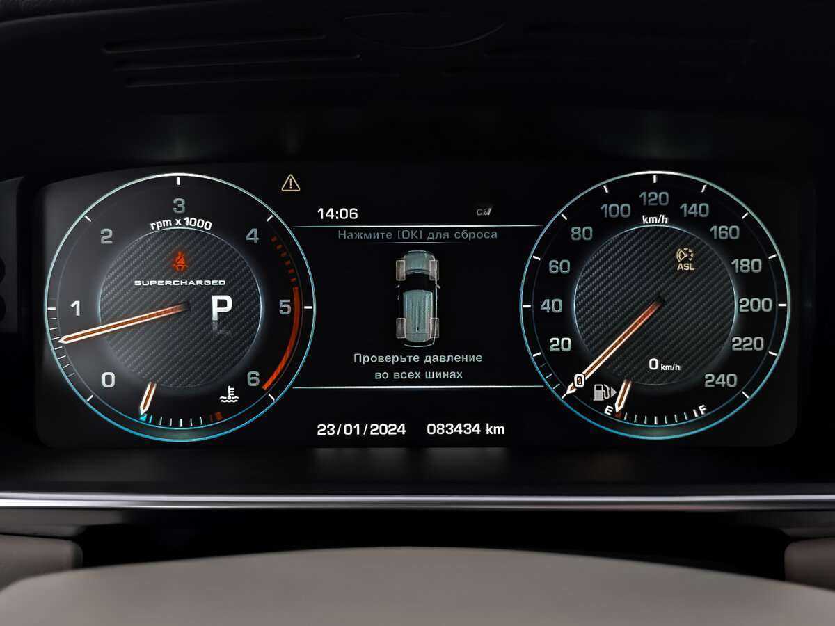 Land Rover Range Rover 2015 года с пробегом. Фото: #12