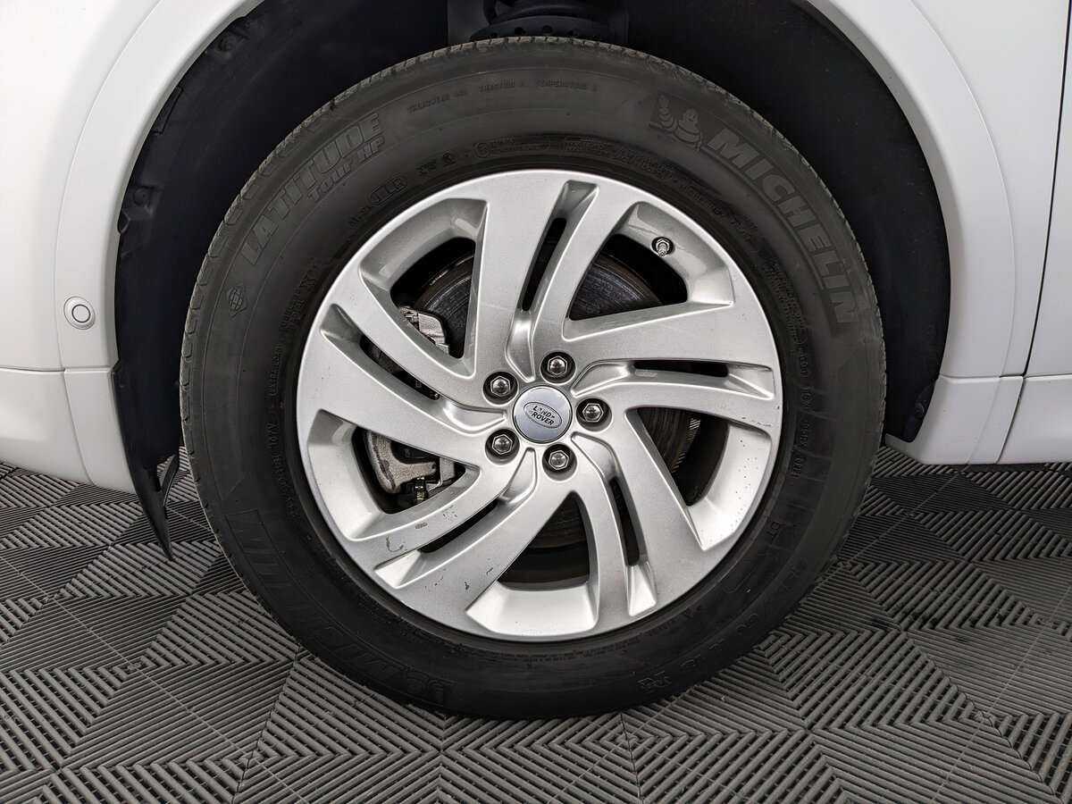 Land Rover Discovery Sport 2021 года с пробегом. Фото: #11