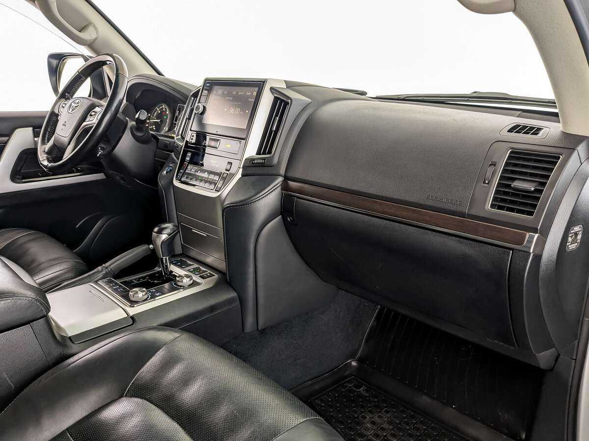 Toyota Land Cruiser 2018 года с пробегом. Фото: #8