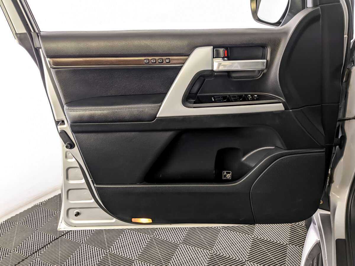 Toyota Land Cruiser 2018 года с пробегом. Фото: #14