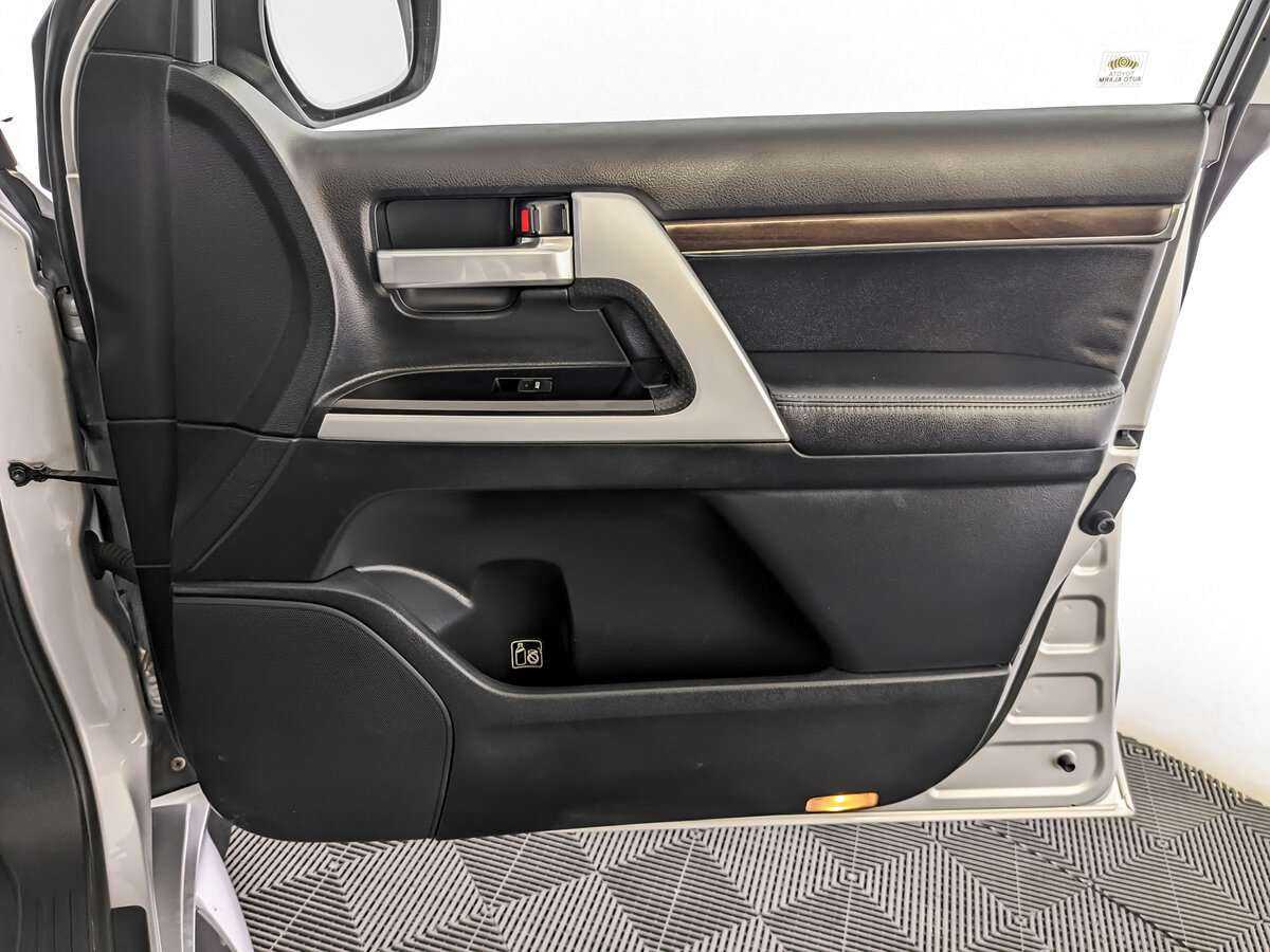 Toyota Land Cruiser 2018 года с пробегом. Фото: #20