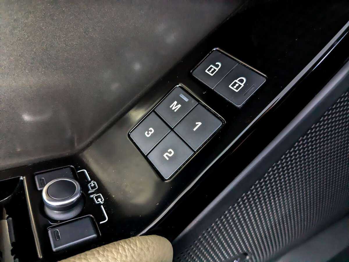 Land Rover Range Rover Velar 2021 года с пробегом. Фото: #22