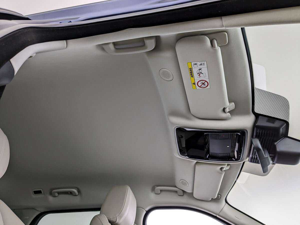 Land Rover Range Rover Velar 2021 года с пробегом. Фото: #16