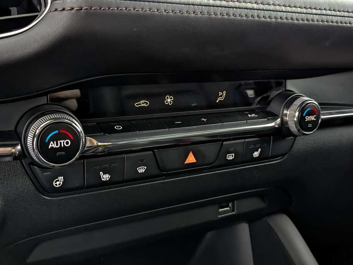 Mazda 3 2019 года с пробегом. Фото: #19