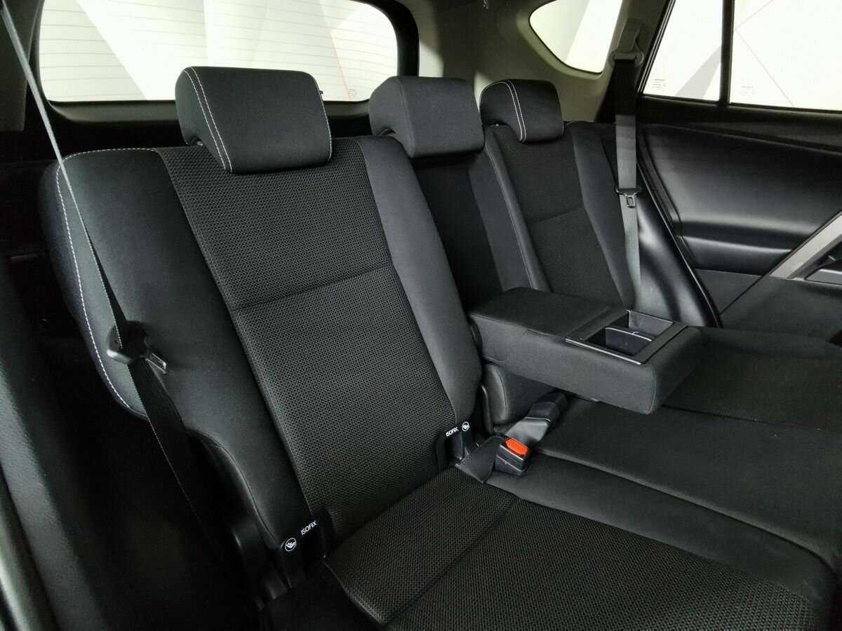 Toyota RAV4 2018 года с пробегом. Фото: #12