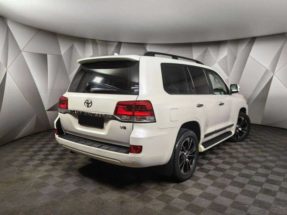 Toyota Land Cruiser 2018 года с пробегом. Фото: #1