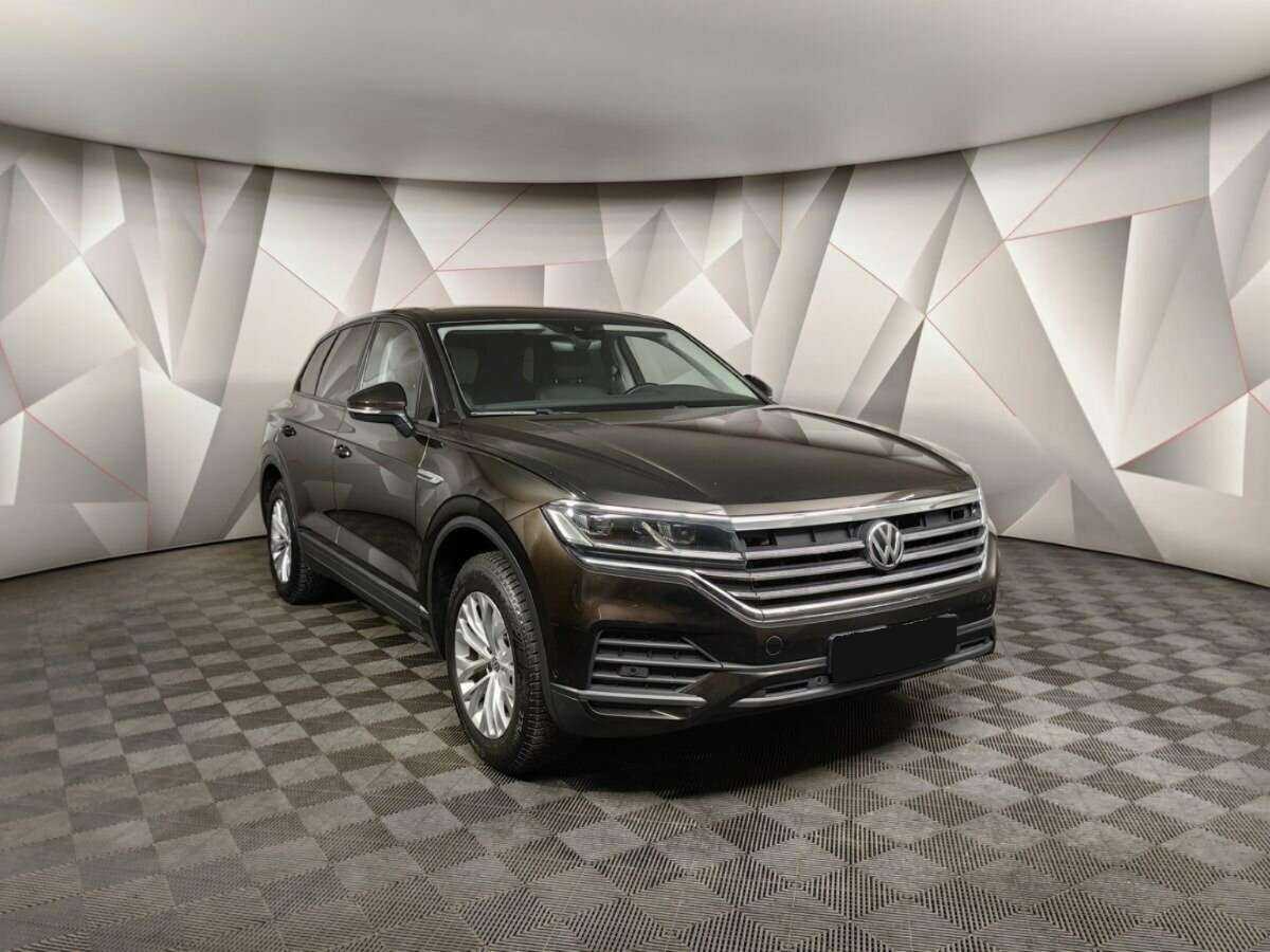 Volkswagen Touareg 2019 года с пробегом. Фото: #2
