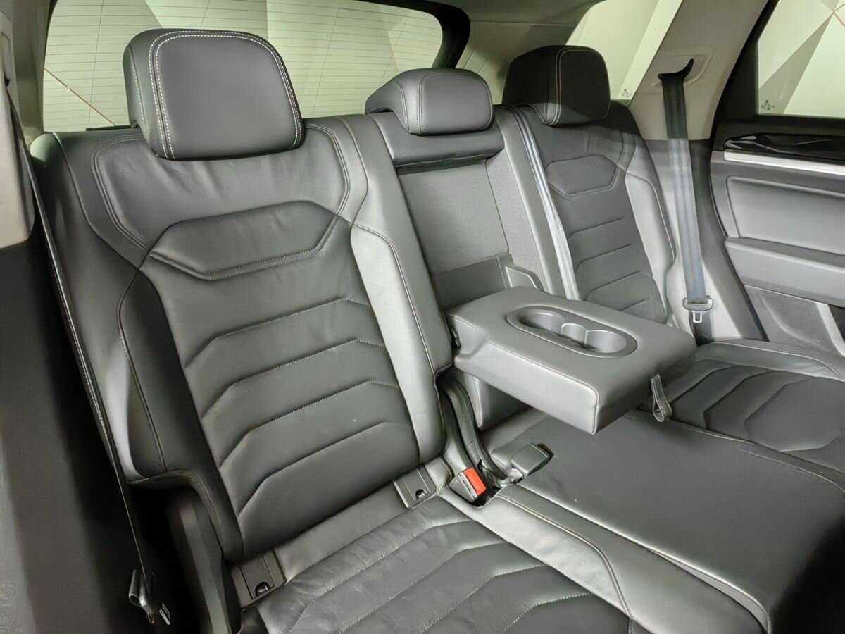 Volkswagen Touareg 2019 года с пробегом. Фото: #12