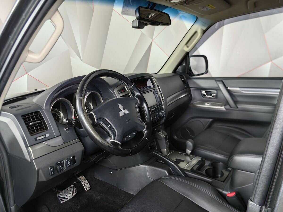 Mitsubishi Pajero 2015 года с пробегом. Фото: #13